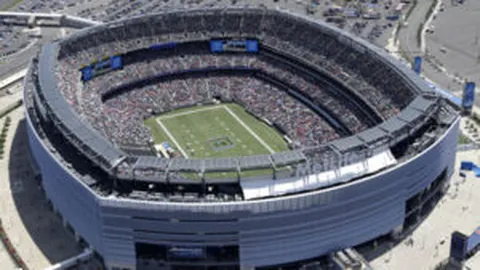 巴顿右后卫回归赛场，再聚首却含泪惜败